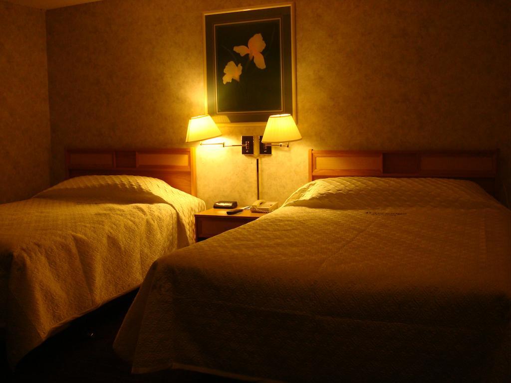 Blue Bird Hotel Melfort Quarto foto